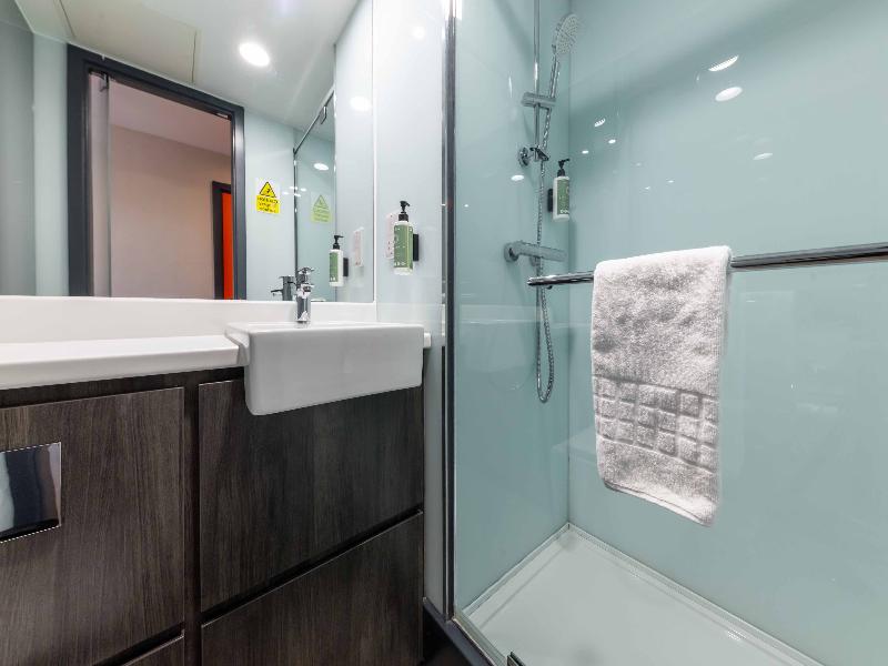 easyHotel Cardiff image