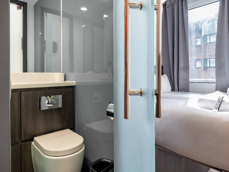 easyHotel Cardiff image