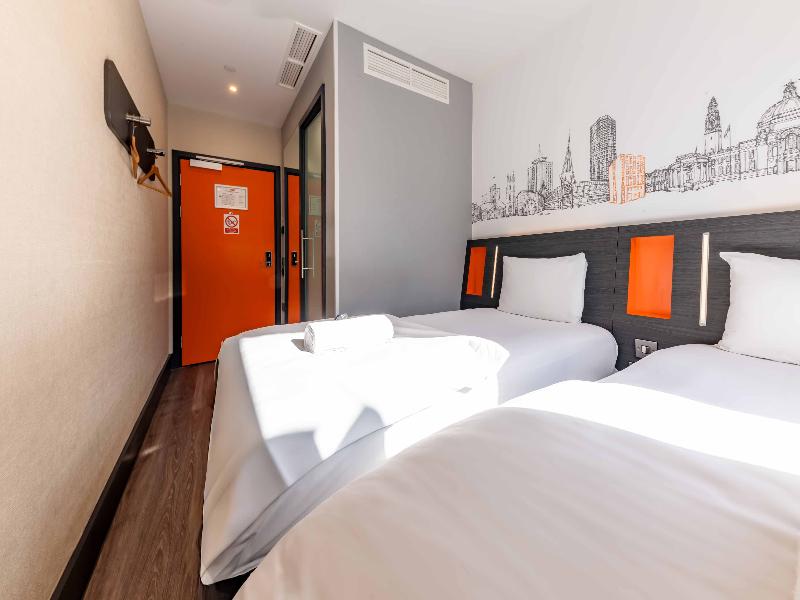 easyHotel Cardiff image
