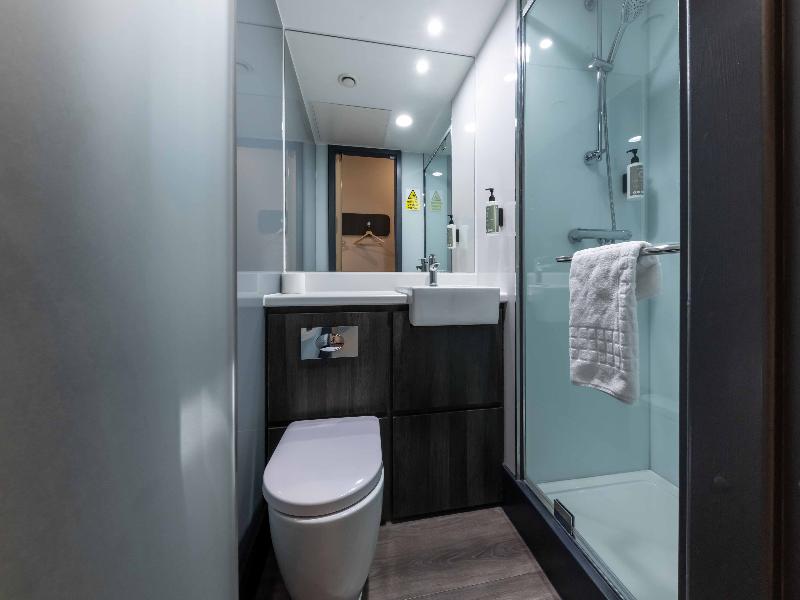 easyHotel Cardiff image