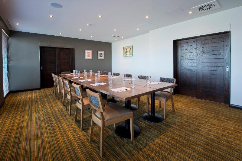 Premier Inn Heathrow Airport Terminal 4 image