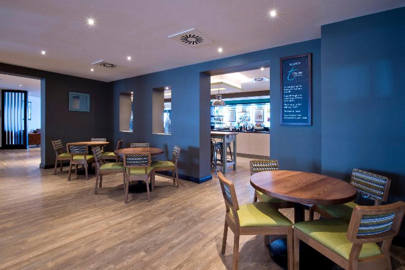 Premier Inn Heathrow Airport Terminal 4 image