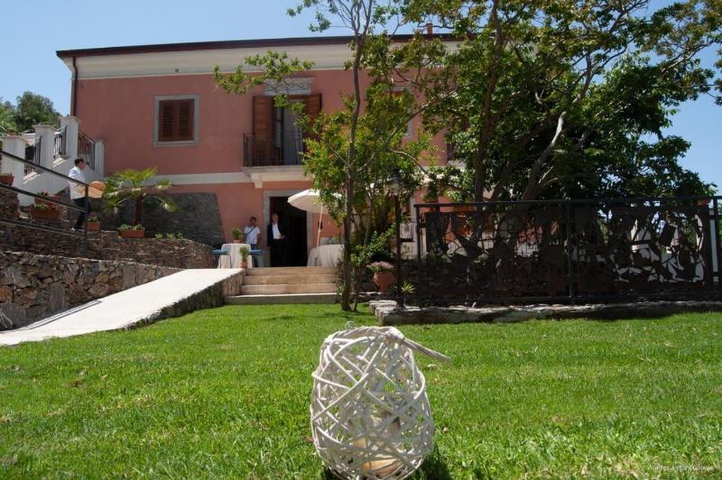 Villa Tecla image