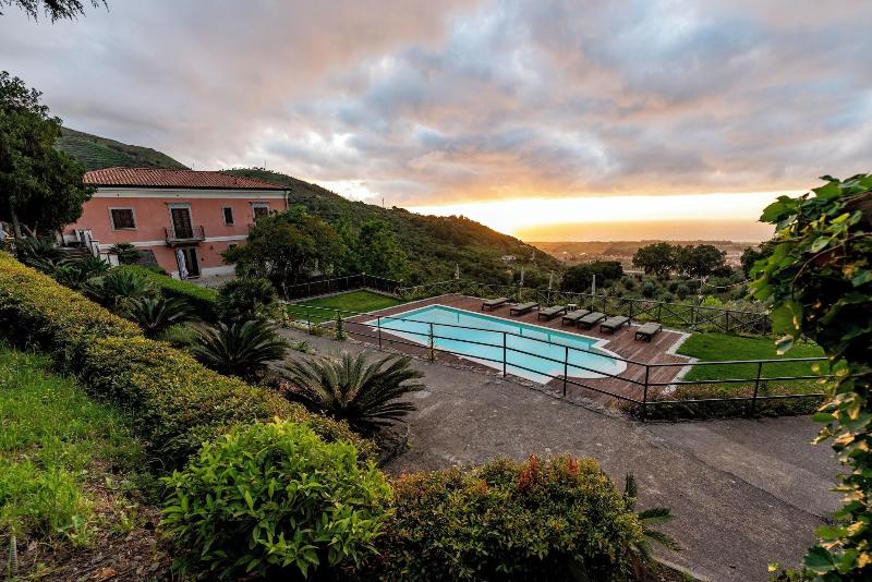 Villa Tecla image