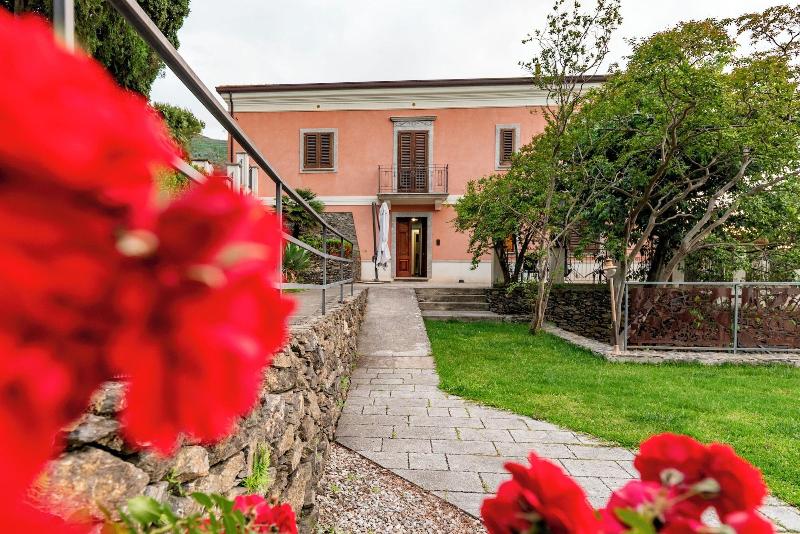 Villa Tecla image