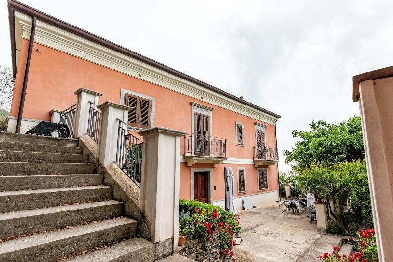 Villa Tecla image