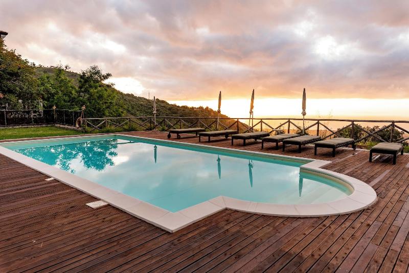 Villa Tecla image