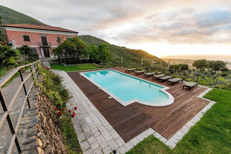 Villa Tecla image