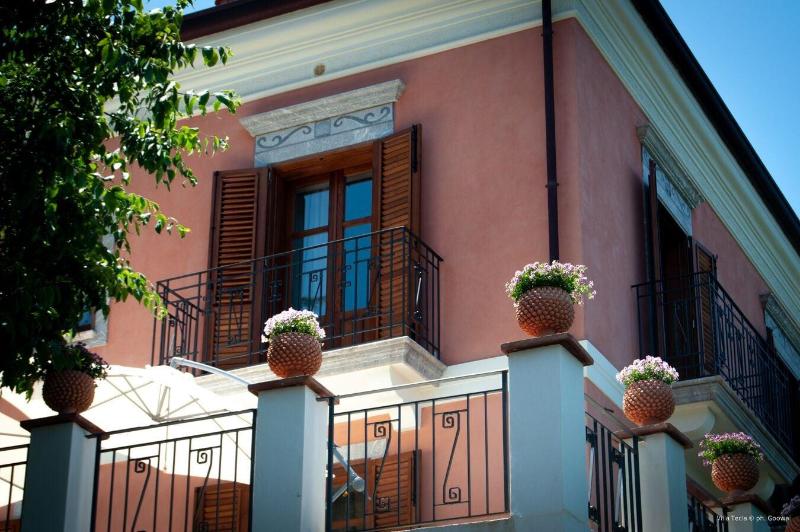 Villa Tecla image