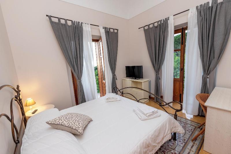 Villa Tecla image