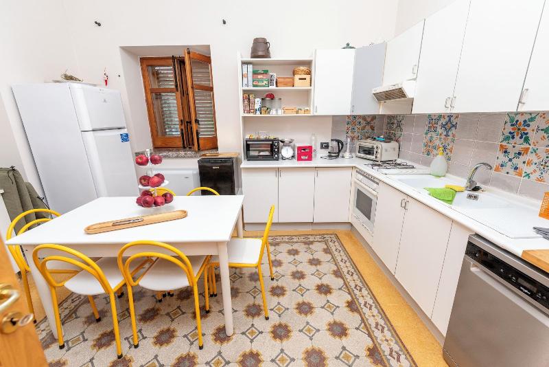 Villa Tecla image