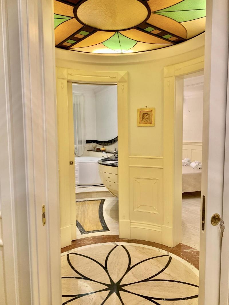 Simon's Guest House image