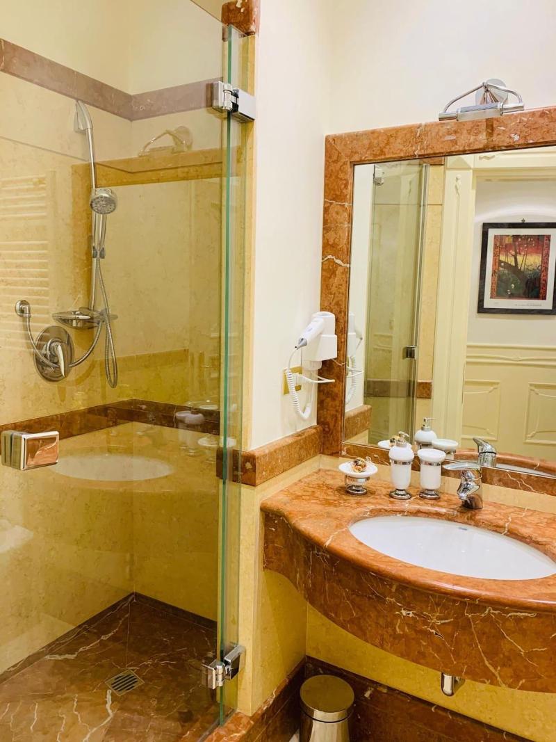 Simon's Guest House image