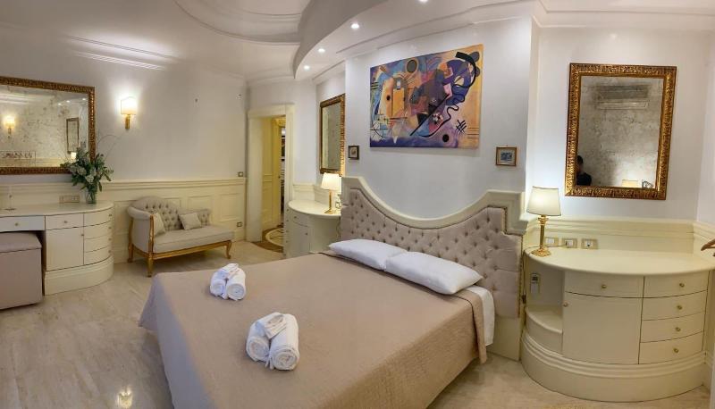 Simon's Guest House image