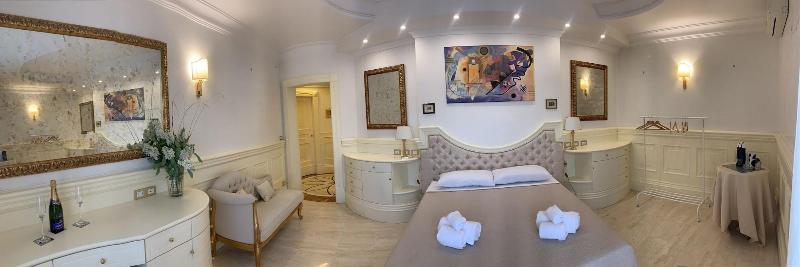 Simon's Guest House image