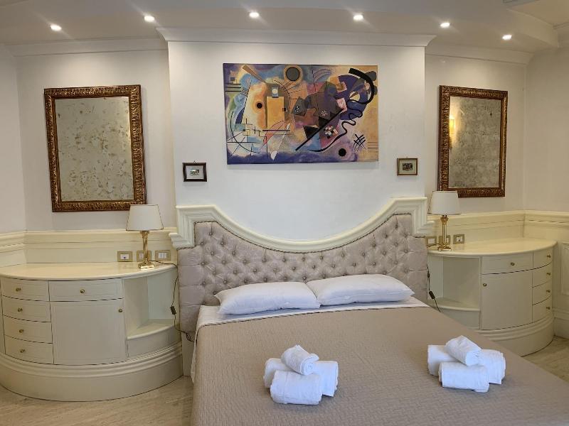 Simon's Guest House image