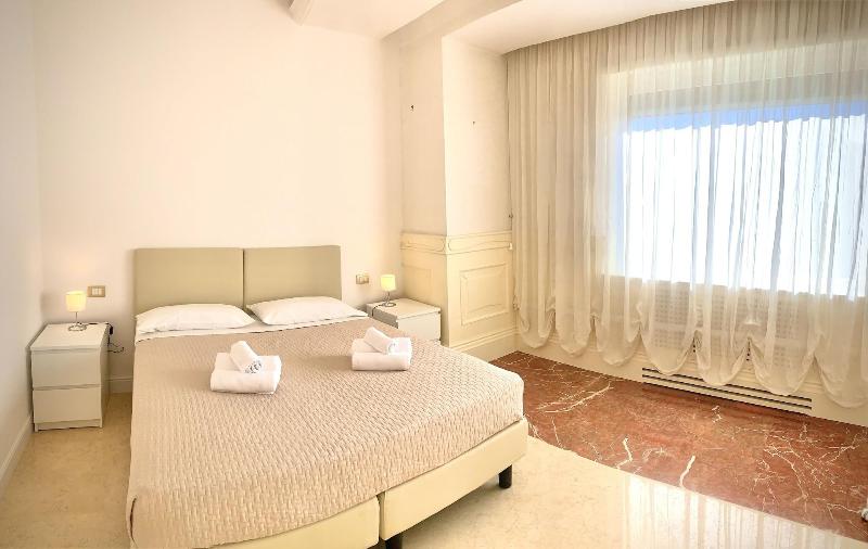 Simon's Guest House image