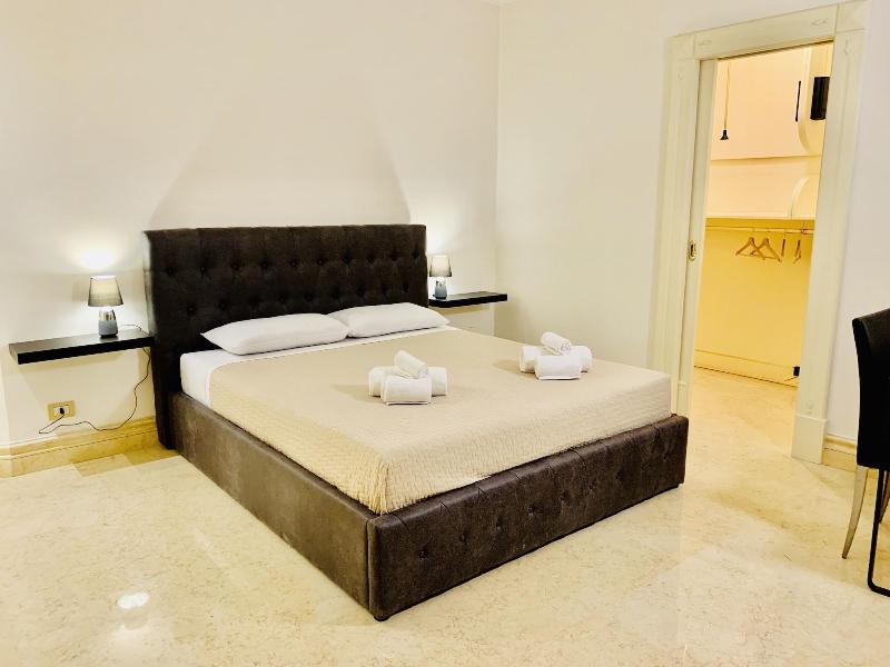 Simon's Guest House image
