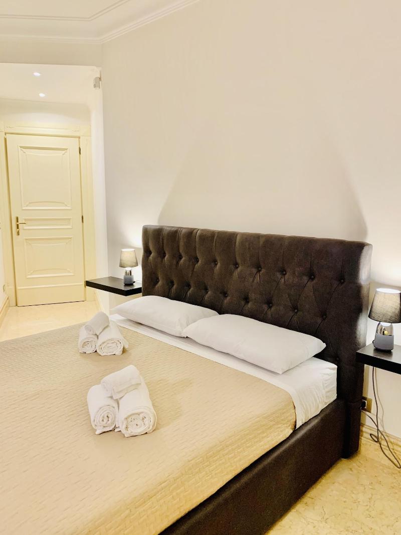Simon's Guest House image