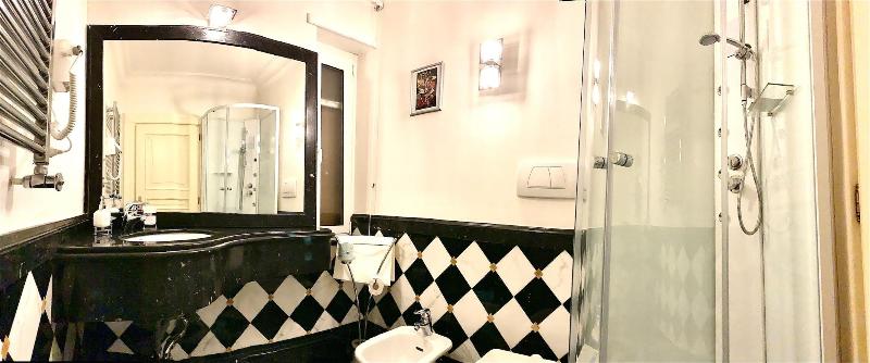Simon's Guest House image