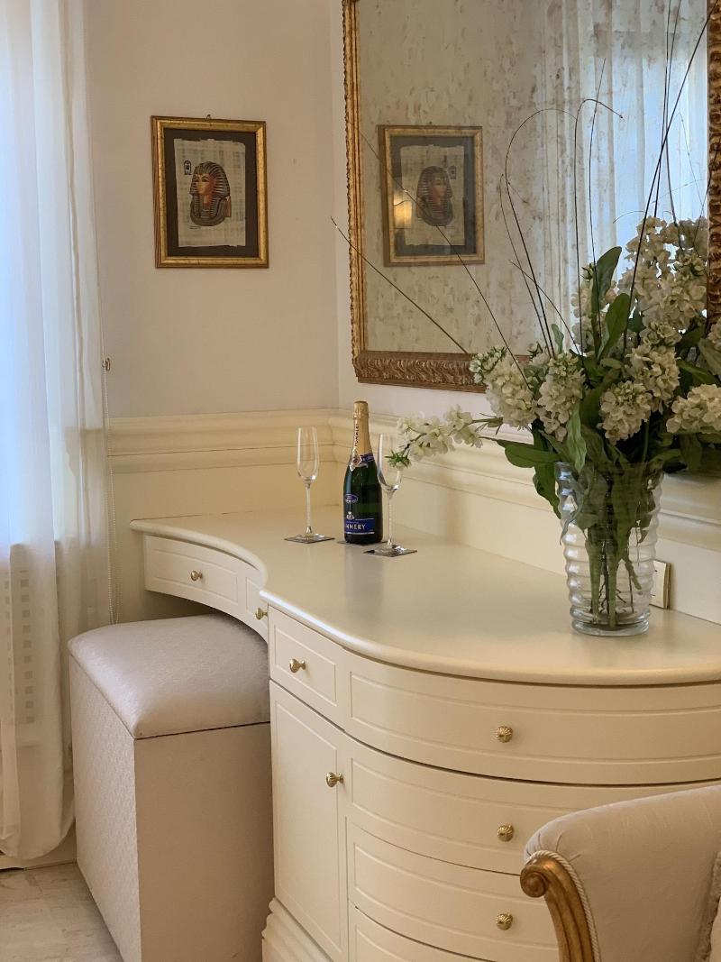 Simon's Guest House image