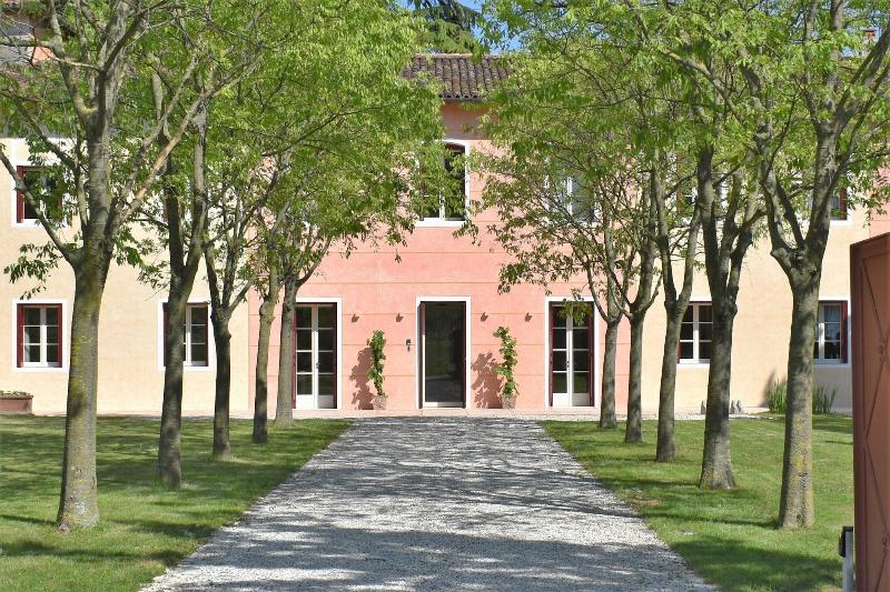 Villa Lovi image