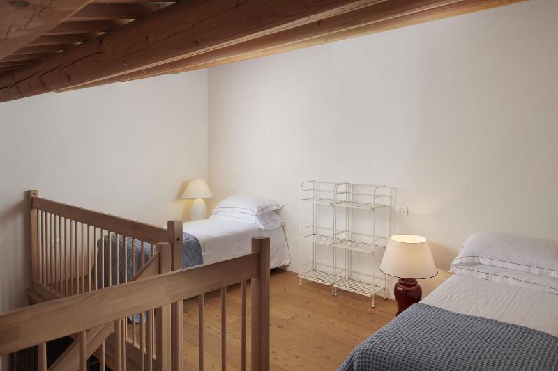 Villa Lovi image