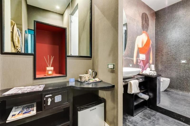 Premium Private Suites image