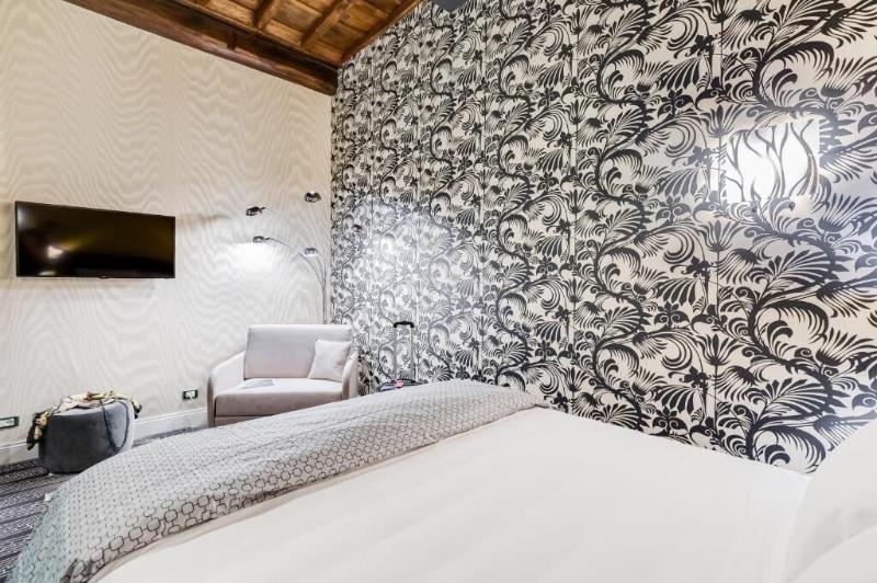 Premium Private Suites image