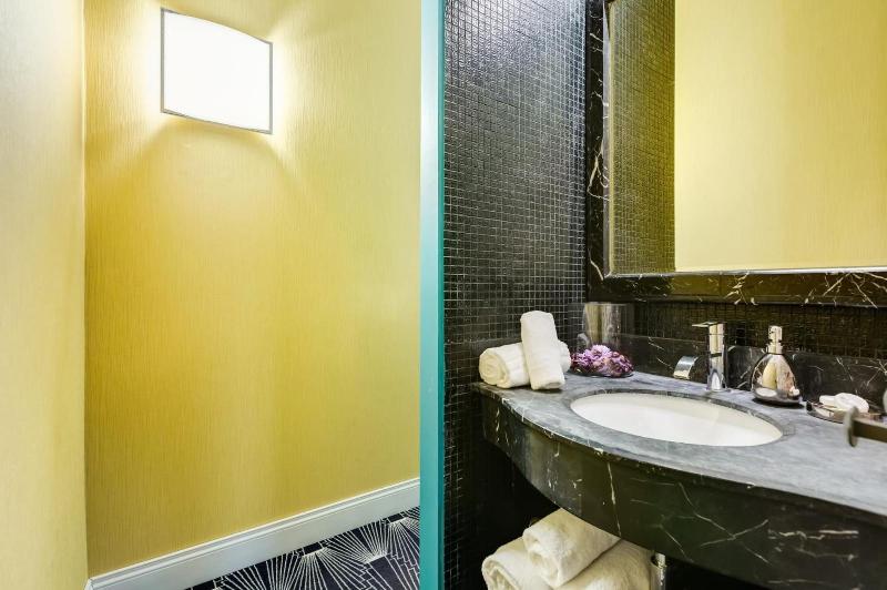 Premium Private Suites image