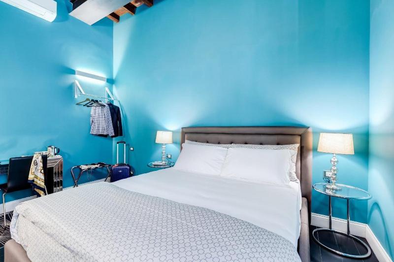 Premium Private Suites image