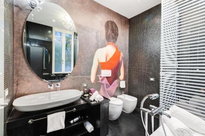 Premium Private Suites image