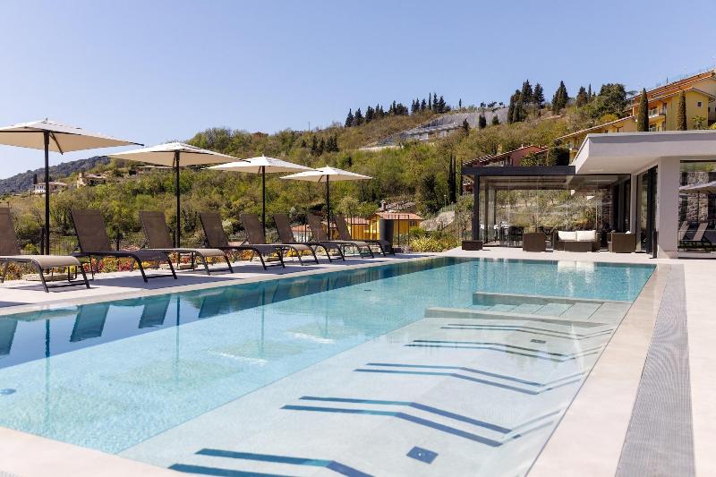 Hotel DeVille image