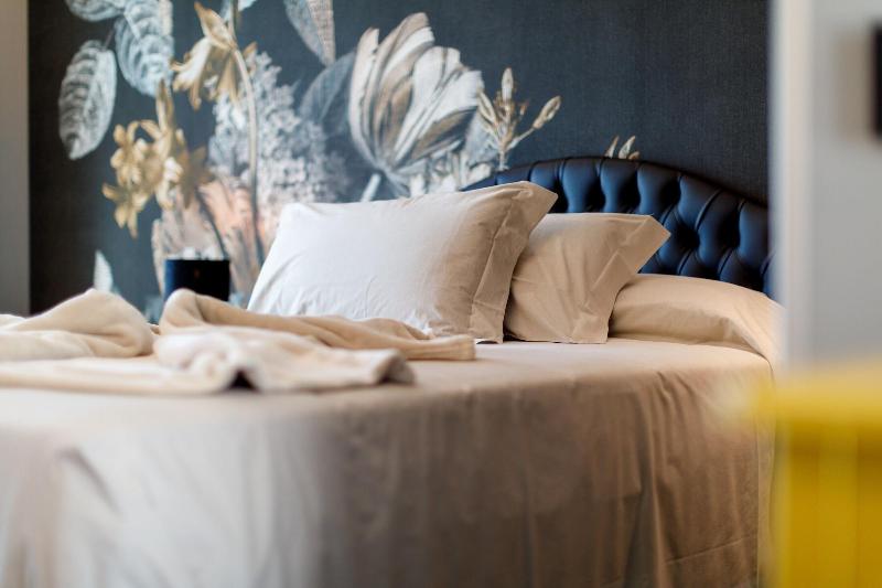 Hotel DeVille image