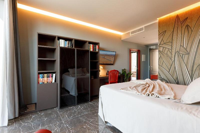 Hotel DeVille image