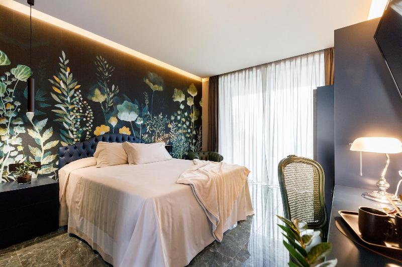Hotel DeVille image