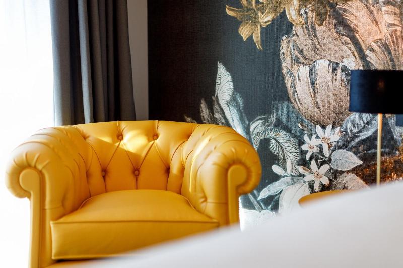 Hotel DeVille image
