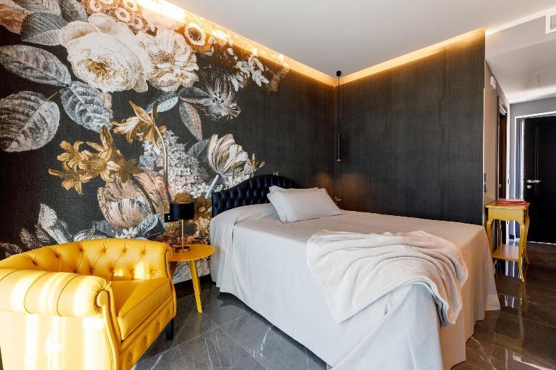 Hotel DeVille image