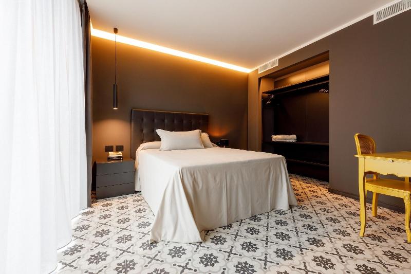 Hotel DeVille image