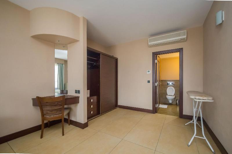 Taarifa Suites by Dunhill Serviced Apartments image