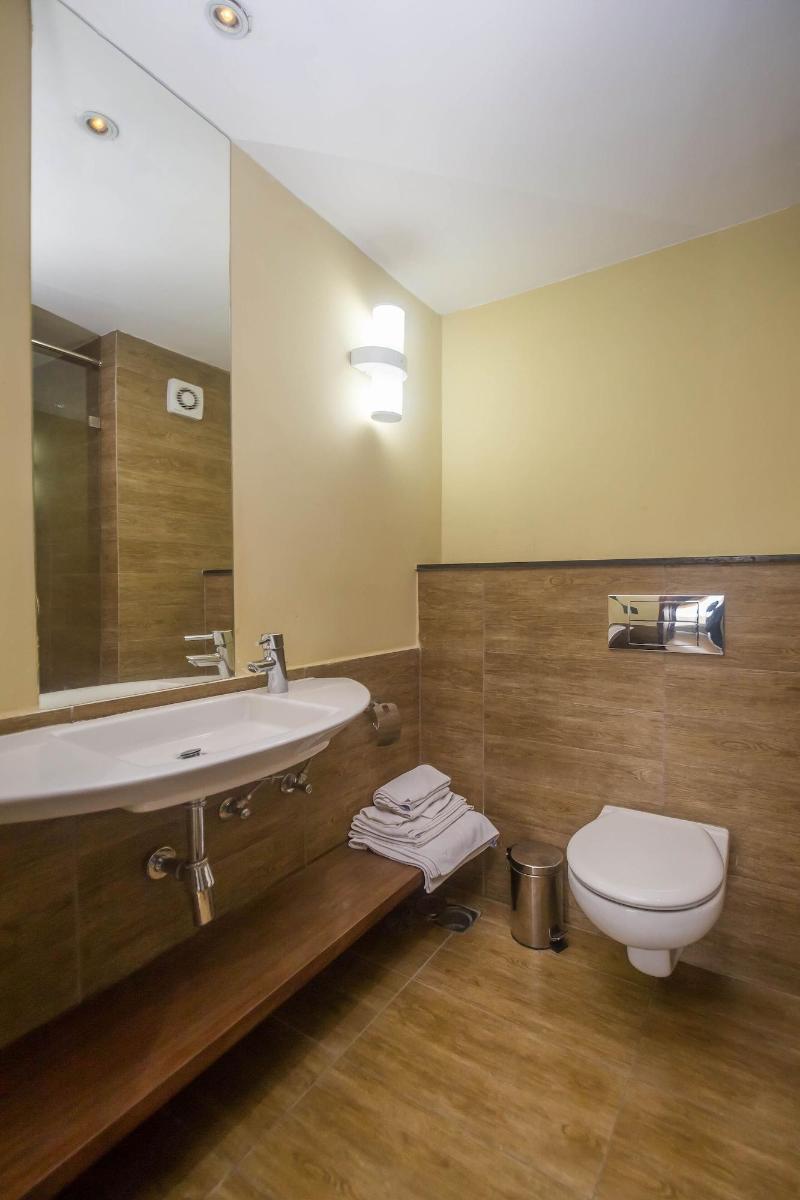 Taarifa Suites by Dunhill Serviced Apartments image