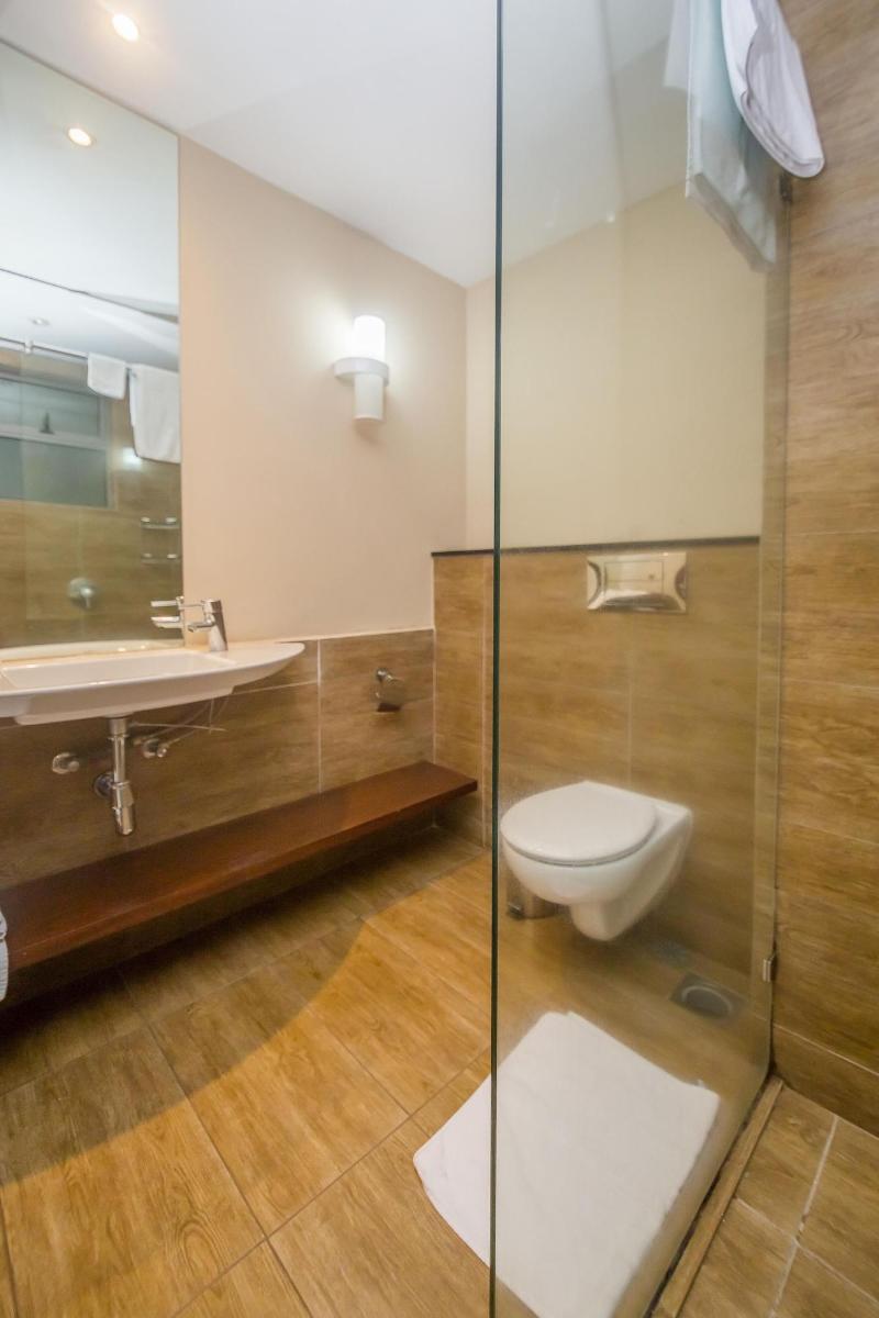 Taarifa Suites by Dunhill Serviced Apartments image