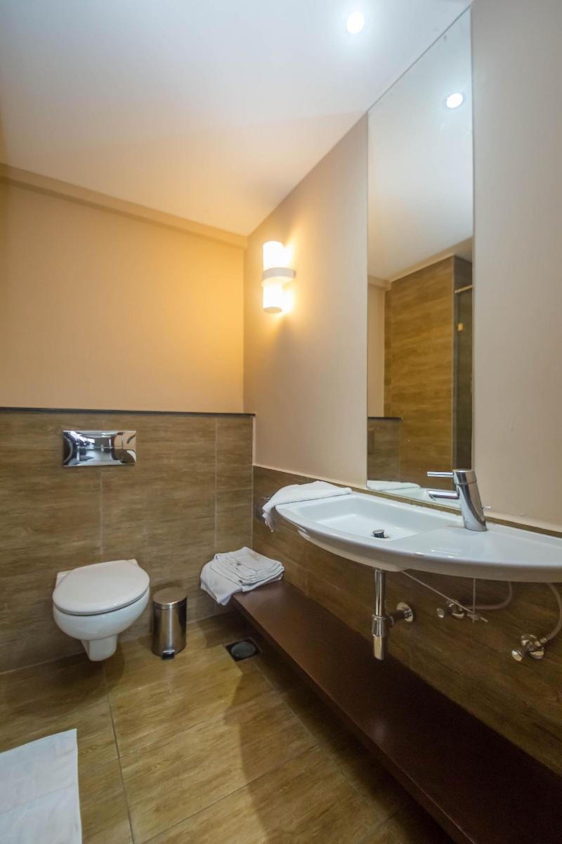 Taarifa Suites by Dunhill Serviced Apartments image