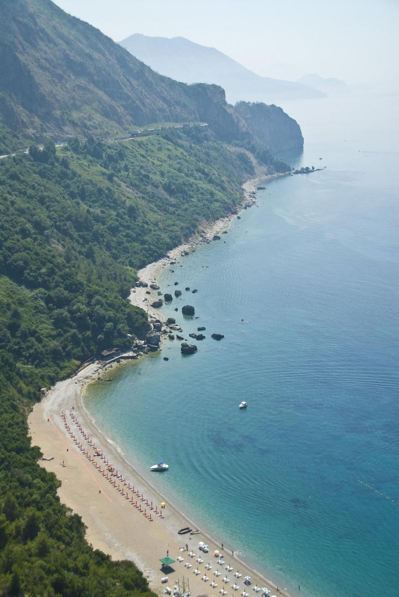 Avanti Hotel & Spa image