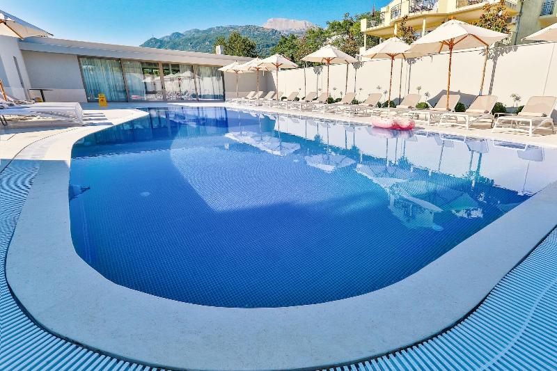 Avanti Hotel & Spa image