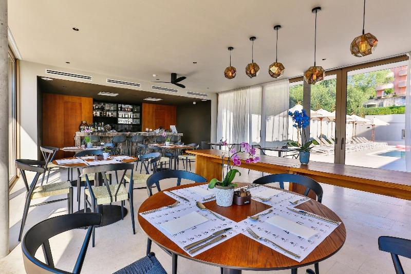 Avanti Hotel & Spa image