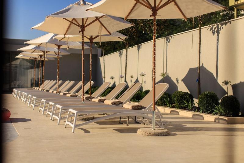 Avanti Hotel & Spa image