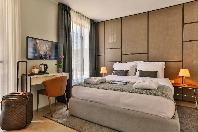 Avanti Hotel & Spa image