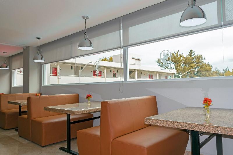 Hotel 5 Inn Plus image