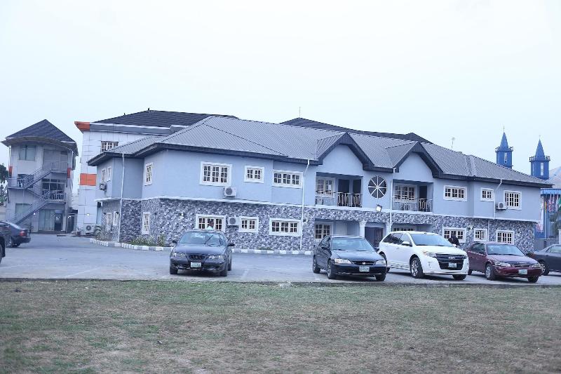 Aliz Ambruz Hotel